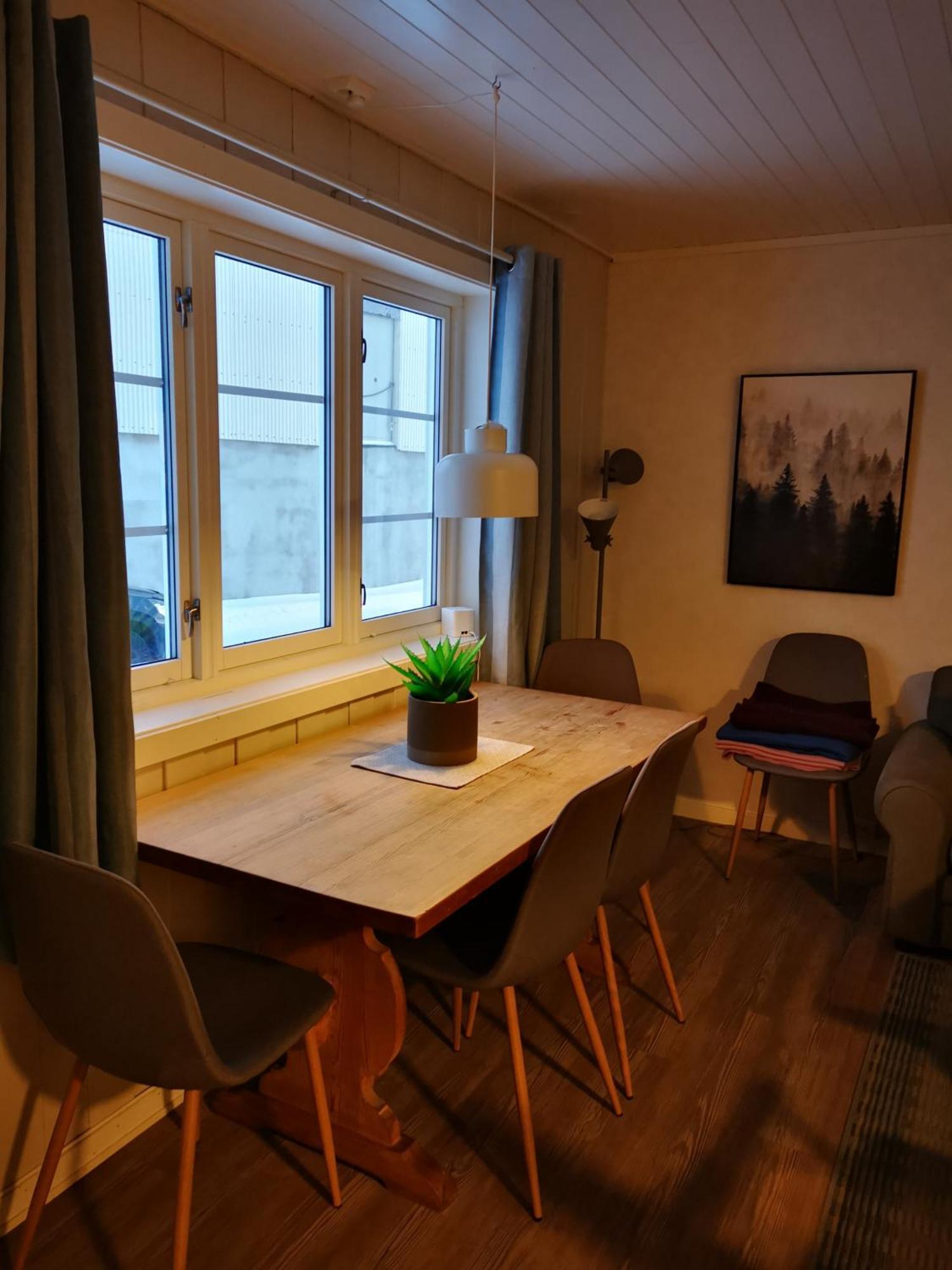 Kaikanten Rorbuer Sennesvik Oda fotoğraf