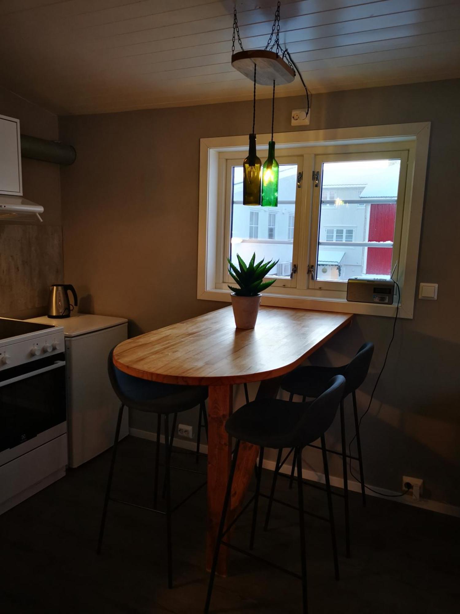 Kaikanten Rorbuer Sennesvik Oda fotoğraf