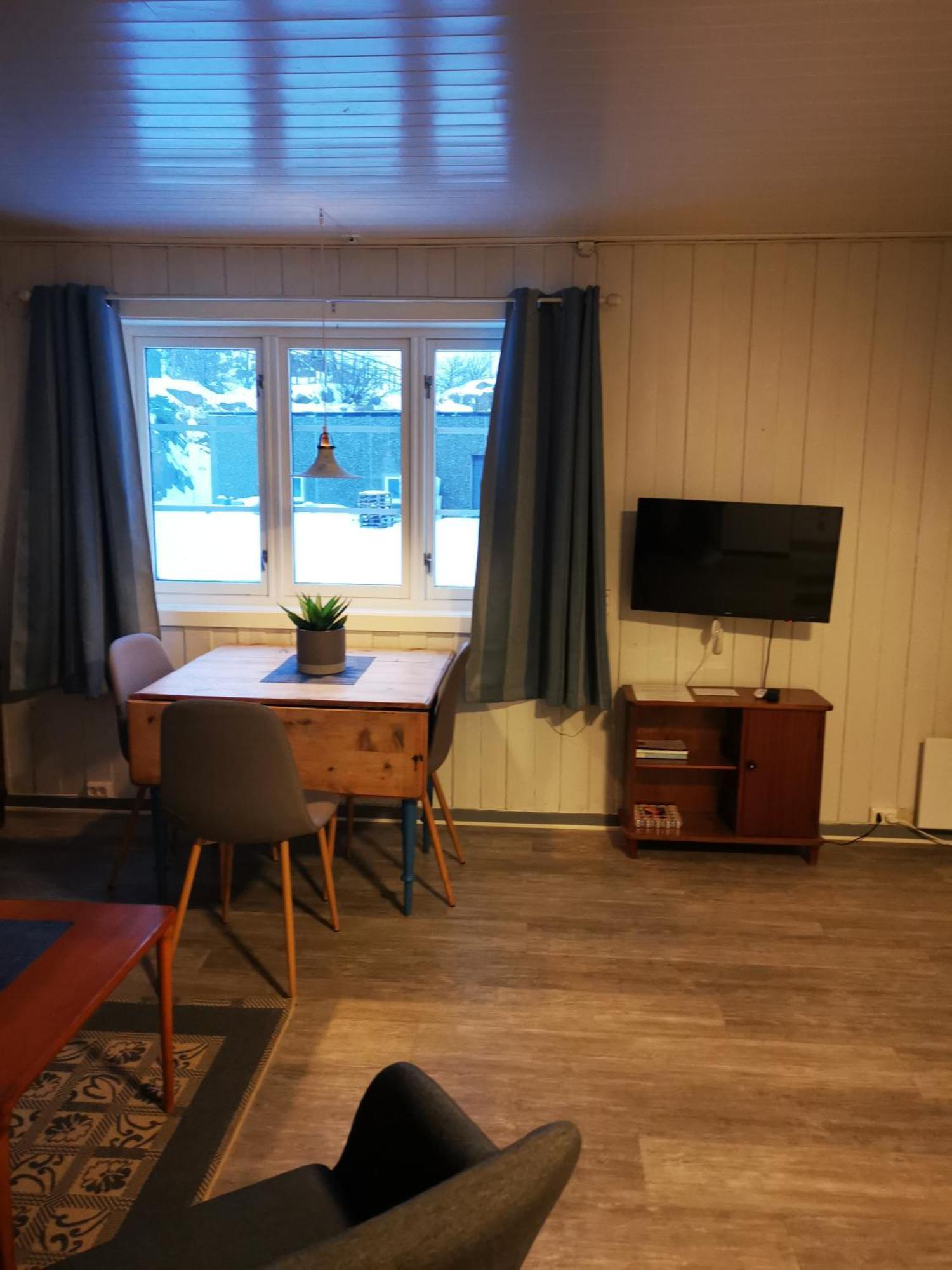 Kaikanten Rorbuer Sennesvik Oda fotoğraf